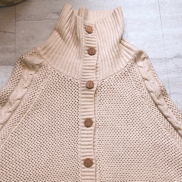 Maribeth knitted poncho from UGG® Cream Color XS/S - Picture 7 of 8